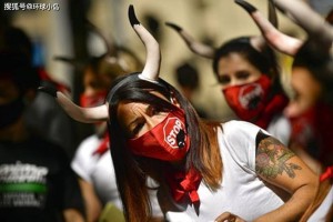 美国确诊超55万︰(美国确诊超566万)