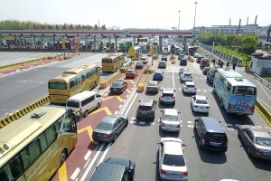 “五一假期高速路免费吗” 五一假期高速是否免费?？