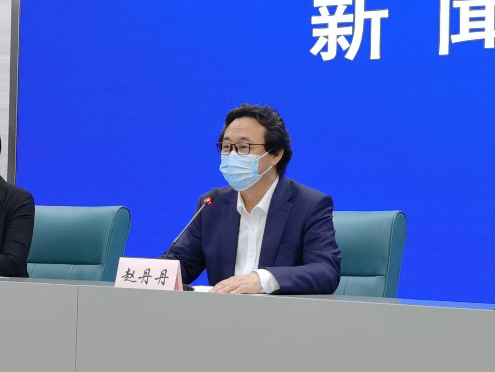 上海已报告321例感染者波及8省市〃上海感染人数-第2张图片